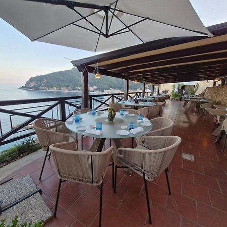 Palazzo Vescovile Hotel Noli Bagian luar foto
