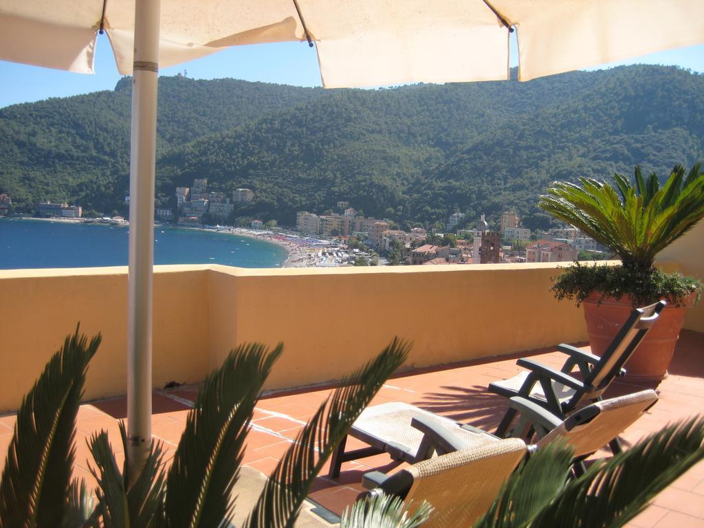 Palazzo Vescovile Hotel Noli Ruang foto