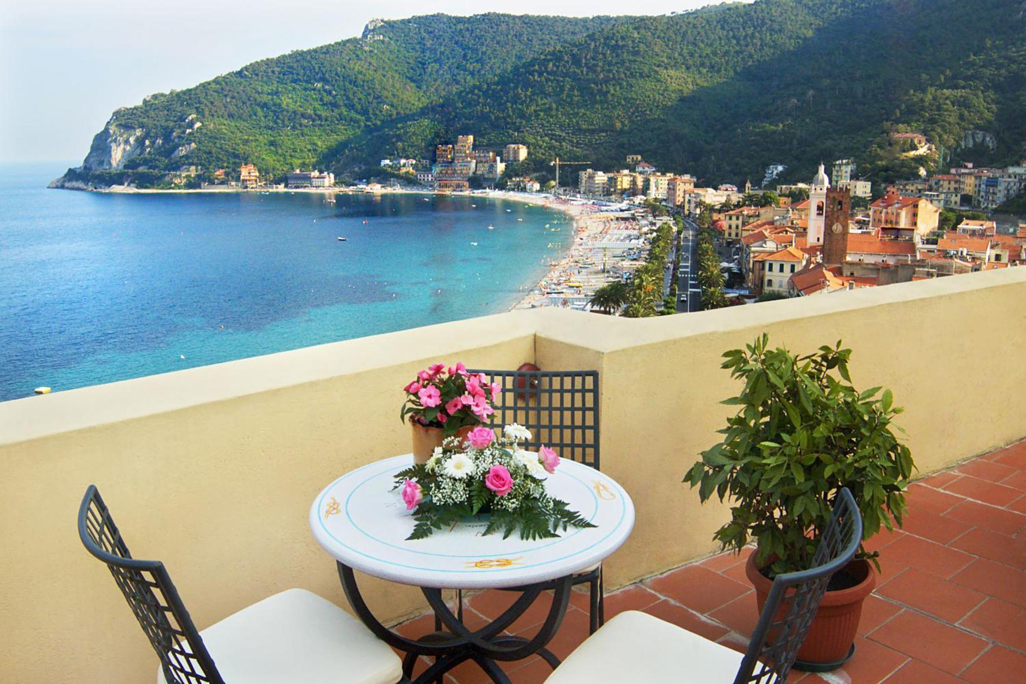 Palazzo Vescovile Hotel Noli Bagian luar foto